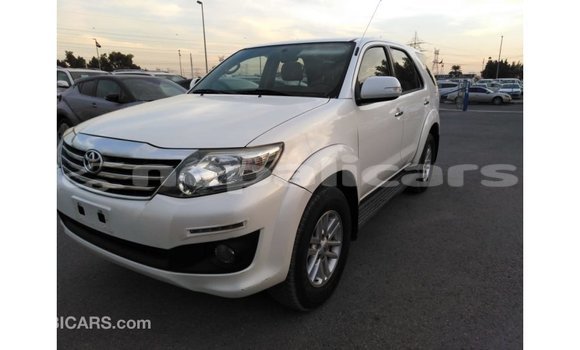 Buy Import Toyota Fortuner White Car in Import - Dubai in Bagmati Buy Import Toyota Fortuner White Car in Import - Dubai in Bagmati