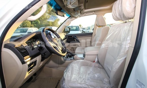 Buy Import Toyota Land Cruiser White Car in Import - Dubai in Bagmati Buy Import Toyota Land Cruiser White Car in Import - Dubai in Bagmati