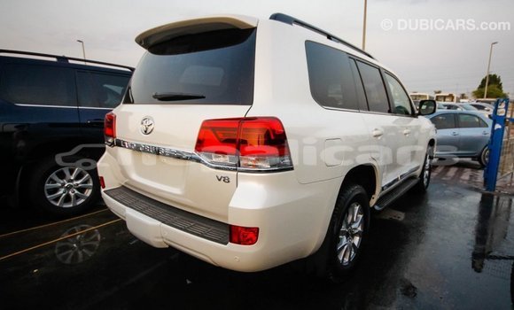 Buy Import Toyota Land Cruiser White Car in Import - Dubai in Bagmati Buy Import Toyota Land Cruiser White Car in Import - Dubai in Bagmati