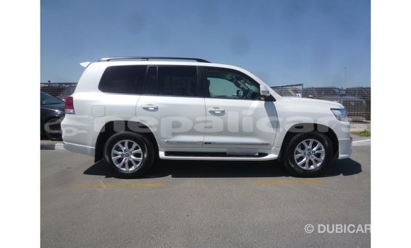 Buy Import Toyota Land Cruiser White Car in Import - Dubai in Bagmati Buy Import Toyota Land Cruiser White Car in Import - Dubai in Bagmati