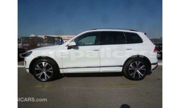 Buy Import Volkswagen Touareg White Car in Import - Dubai in Bagmati Buy Import Volkswagen Touareg White Car in Import - Dubai in Bagmati