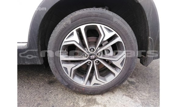 Buy Import Hyundai Santa Fe White Car in Import - Dubai in Bagmati Buy Import Hyundai Santa Fe White Car in Import - Dubai in Bagmati
