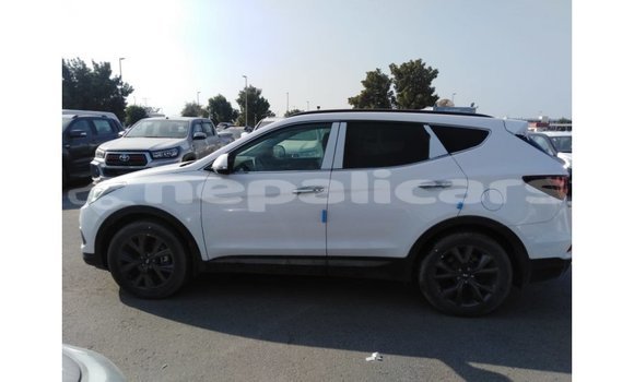 Buy Import Hyundai Santa Fe White Car in Import - Dubai in Bagmati Buy Import Hyundai Santa Fe White Car in Import - Dubai in Bagmati