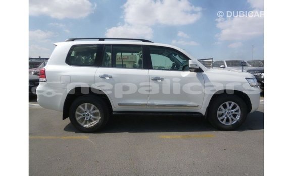 Buy Import Toyota Land Cruiser White Car in Import - Dubai in Bagmati Buy Import Toyota Land Cruiser White Car in Import - Dubai in Bagmati