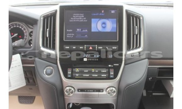 Buy Import Toyota Land Cruiser White Car in Import - Dubai in Bagmati Buy Import Toyota Land Cruiser White Car in Import - Dubai in Bagmati