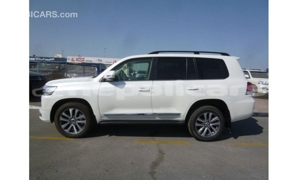 Buy Import Toyota Land Cruiser White Car in Import - Dubai in Bagmati Buy Import Toyota Land Cruiser White Car in Import - Dubai in Bagmati