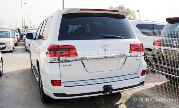 Buy Import Toyota Land Cruiser White Car in Import - Dubai in Bagmati Buy Import Toyota Land Cruiser White Car in Import - Dubai in Bagmati