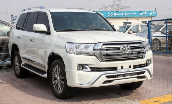 Buy Import Toyota Land Cruiser White Car in Import - Dubai in Bagmati Buy Import Toyota Land Cruiser White Car in Import - Dubai in Bagmati