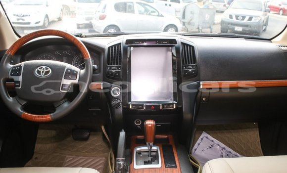 Buy Import Toyota Land Cruiser White Car in Import - Dubai in Bagmati Buy Import Toyota Land Cruiser White Car in Import - Dubai in Bagmati