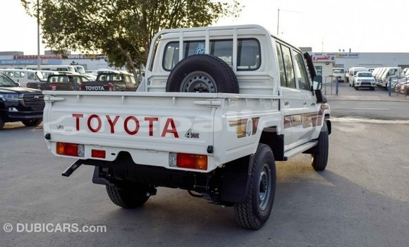 Buy Import Toyota Land Cruiser White Car in Import - Dubai in Bagmati Buy Import Toyota Land Cruiser White Car in Import - Dubai in Bagmati