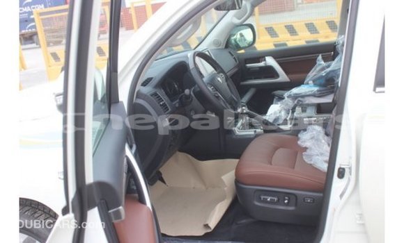 Buy Import Toyota Land Cruiser White Car in Import - Dubai in Bagmati Buy Import Toyota Land Cruiser White Car in Import - Dubai in Bagmati