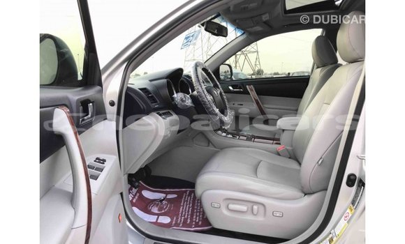 Buy Import Toyota Highlander Other Car in Import - Dubai in Bagmati Buy Import Toyota Highlander Other Car in Import - Dubai in Bagmati