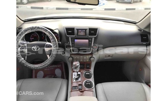 Buy Import Toyota Highlander Other Car in Import - Dubai in Bagmati Buy Import Toyota Highlander Other Car in Import - Dubai in Bagmati