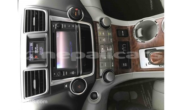 Buy Import Toyota Highlander Other Car in Import - Dubai in Bagmati Buy Import Toyota Highlander Other Car in Import - Dubai in Bagmati