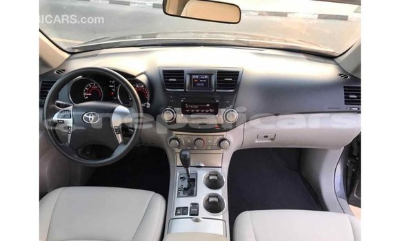 Buy Import Toyota Highlander Other Car in Import - Dubai in Bagmati Buy Import Toyota Highlander Other Car in Import - Dubai in Bagmati