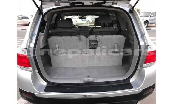 Buy Import Toyota Highlander Other Car in Import - Dubai in Bagmati Buy Import Toyota Highlander Other Car in Import - Dubai in Bagmati