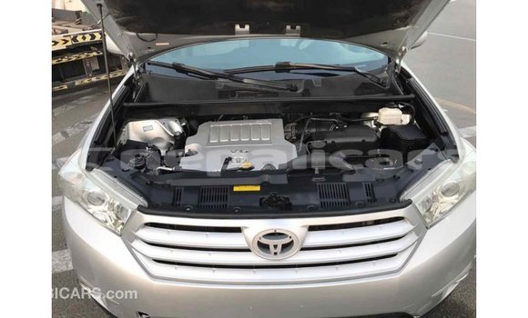 Buy Import Toyota Highlander Other Car in Import - Dubai in Bagmati Buy Import Toyota Highlander Other Car in Import - Dubai in Bagmati