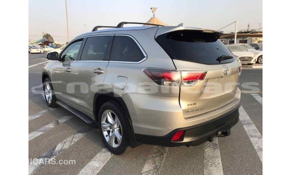 Buy Import Toyota Highlander Beige Car in Import - Dubai in Bagmati Buy Import Toyota Highlander Beige Car in Import - Dubai in Bagmati