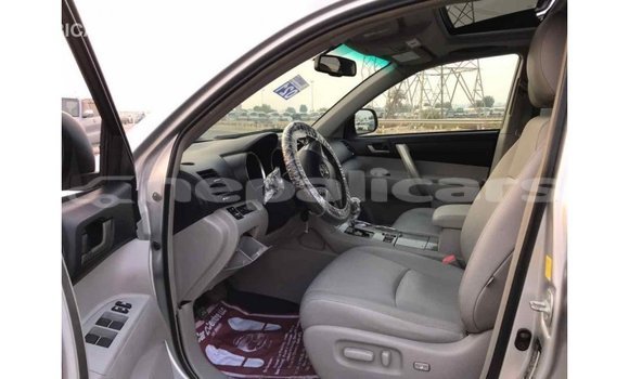 Buy Import Toyota Highlander Other Car in Import - Dubai in Bagmati Buy Import Toyota Highlander Other Car in Import - Dubai in Bagmati