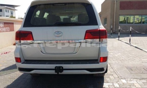 Buy Import Toyota Land Cruiser White Car in Import - Dubai in Bagmati Buy Import Toyota Land Cruiser White Car in Import - Dubai in Bagmati