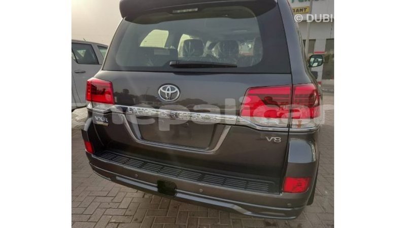 Big with watermark toyota land cruiser bagmati import dubai 1460