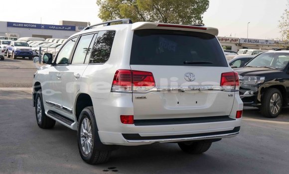Buy Import Toyota Land Cruiser White Car in Import - Dubai in Bagmati Buy Import Toyota Land Cruiser White Car in Import - Dubai in Bagmati