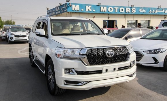 Buy Import Toyota Land Cruiser White Car in Import - Dubai in Bagmati Buy Import Toyota Land Cruiser White Car in Import - Dubai in Bagmati