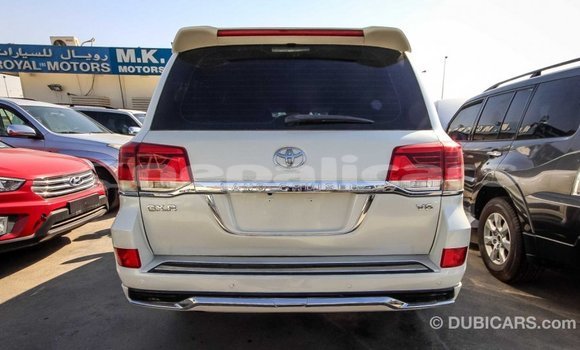 Buy Import Toyota Land Cruiser White Car in Import - Dubai in Bagmati Buy Import Toyota Land Cruiser White Car in Import - Dubai in Bagmati