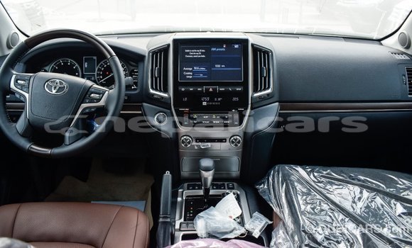 Buy Import Toyota Land Cruiser White Car in Import - Dubai in Bagmati Buy Import Toyota Land Cruiser White Car in Import - Dubai in Bagmati