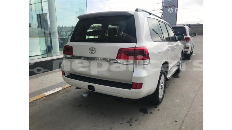 Big with watermark toyota land cruiser bagmati import dubai 1644