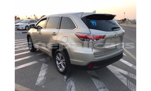 Buy Import Toyota Highlander Other Car in Import - Dubai in Bagmati Buy Import Toyota Highlander Other Car in Import - Dubai in Bagmati