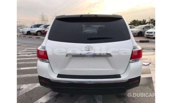 Buy Import Toyota Highlander White Car in Import - Dubai in Bagmati Buy Import Toyota Highlander White Car in Import - Dubai in Bagmati