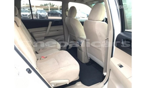 Buy Import Toyota Highlander White Car in Import - Dubai in Bagmati Buy Import Toyota Highlander White Car in Import - Dubai in Bagmati