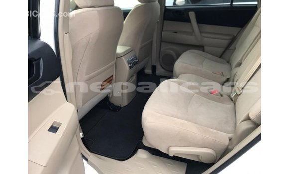 Buy Import Toyota Highlander White Car in Import - Dubai in Bagmati Buy Import Toyota Highlander White Car in Import - Dubai in Bagmati