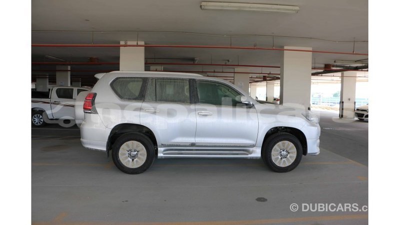 Big with watermark toyota prado bagmati import dubai 1680