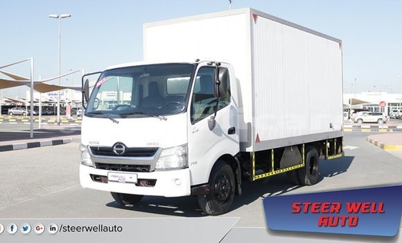 Buy Import Hino 300 Series White Truck in Import - Dubai in Bagmati