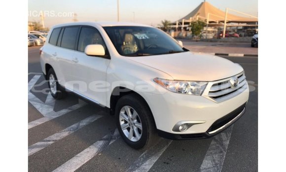 Buy Import Toyota Highlander White Car in Import - Dubai in Bagmati Buy Import Toyota Highlander White Car in Import - Dubai in Bagmati