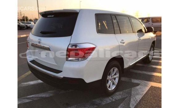 Buy Import Toyota Highlander White Car in Import - Dubai in Bagmati Buy Import Toyota Highlander White Car in Import - Dubai in Bagmati