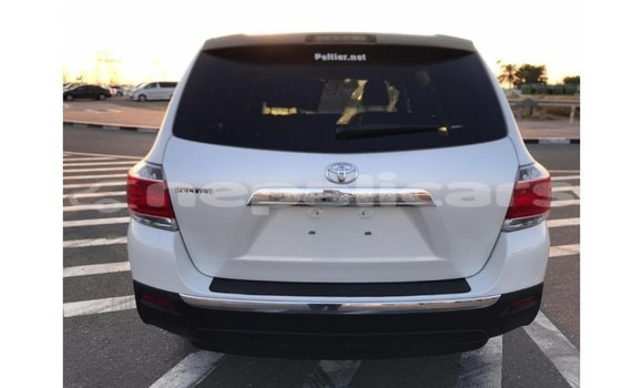Buy Import Toyota Highlander White Car in Import - Dubai in Bagmati Buy Import Toyota Highlander White Car in Import - Dubai in Bagmati