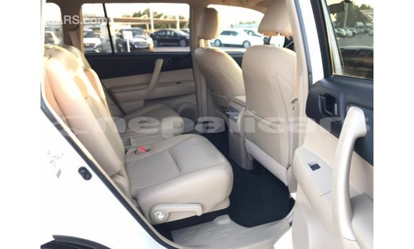 Buy Import Toyota Highlander White Car in Import - Dubai in Bagmati Buy Import Toyota Highlander White Car in Import - Dubai in Bagmati