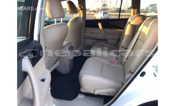 Buy Import Toyota Highlander White Car in Import - Dubai in Bagmati Buy Import Toyota Highlander White Car in Import - Dubai in Bagmati