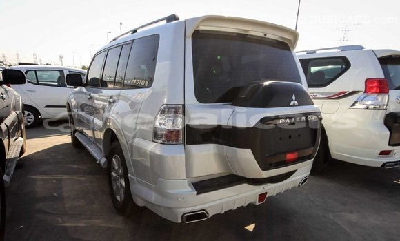 Buy Import Mitsubishi Pajero White Car in Import - Dubai in Bagmati Buy Import Mitsubishi Pajero White Car in Import - Dubai in Bagmati