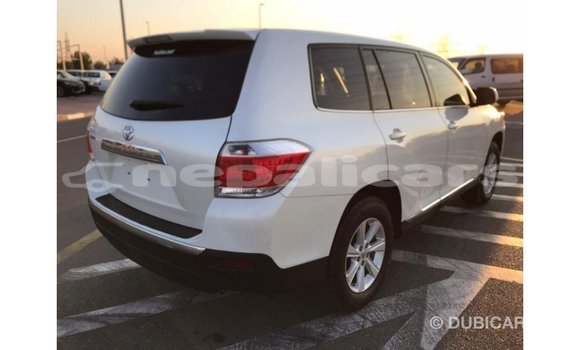 Buy Import Toyota Highlander White Car in Import - Dubai in Bagmati Buy Import Toyota Highlander White Car in Import - Dubai in Bagmati