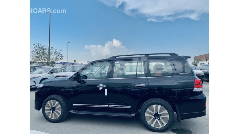 Big with watermark toyota land cruiser bagmati import dubai 1755