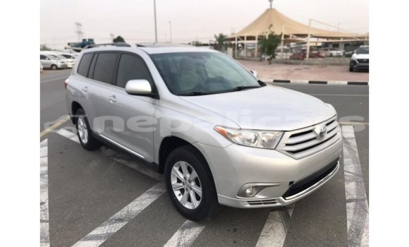 Buy Import Toyota Highlander Other Car in Import - Dubai in Bagmati Buy Import Toyota Highlander Other Car in Import - Dubai in Bagmati