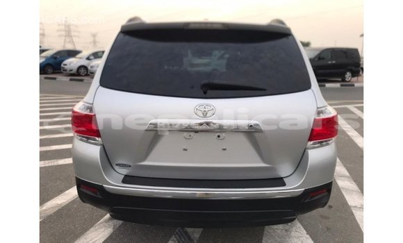 Buy Import Toyota Highlander Other Car in Import - Dubai in Bagmati Buy Import Toyota Highlander Other Car in Import - Dubai in Bagmati