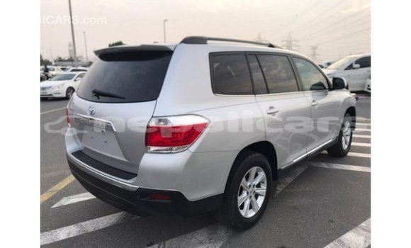 Buy Import Toyota Highlander Other Car in Import - Dubai in Bagmati Buy Import Toyota Highlander Other Car in Import - Dubai in Bagmati
