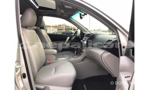 Buy Import Toyota Highlander Other Car in Import - Dubai in Bagmati Buy Import Toyota Highlander Other Car in Import - Dubai in Bagmati