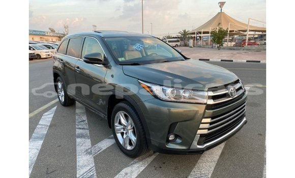 Buy Import Toyota Highlander Green Car in Import - Dubai in Bagmati Buy Import Toyota Highlander Green Car in Import - Dubai in Bagmati