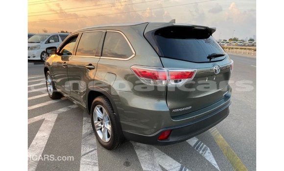 Buy Import Toyota Highlander Green Car in Import - Dubai in Bagmati Buy Import Toyota Highlander Green Car in Import - Dubai in Bagmati